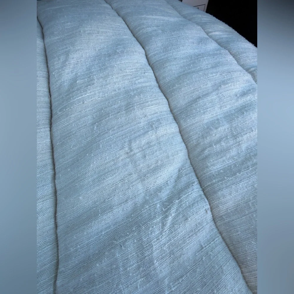 RH Raw Silk channel-stitched Quilt. Luxurious Cream Quilt F/Q Gently Used